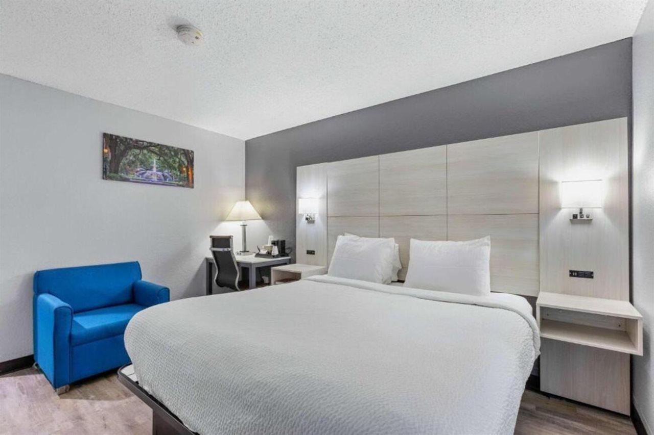 Days By Wyndham Gateway I-95 Hotel Georgetown