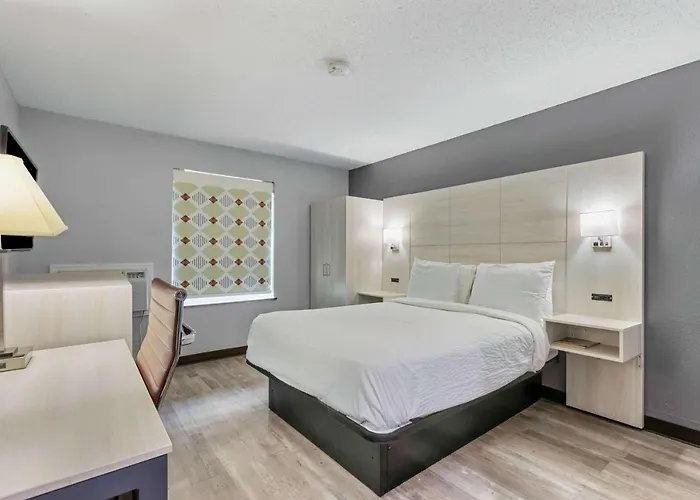 Days Inn By Wyndham Savannah Gateway I-95