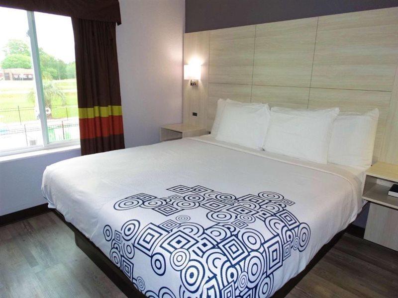 Days By Wyndham Savannah Gateway I-95 Hotel 2*