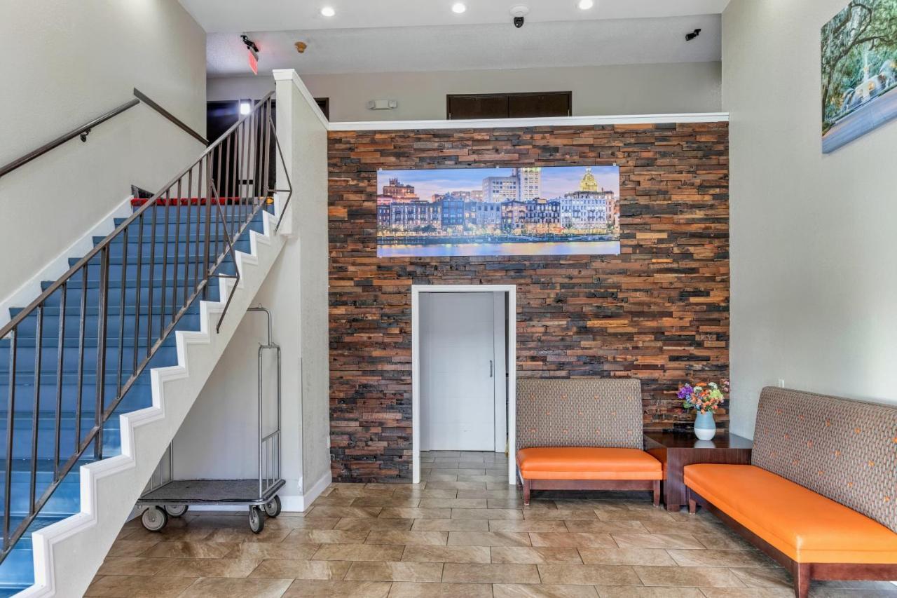Days By Wyndham Savannah Gateway I-95 Hotel 2*
