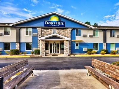 Days By Wyndham Savannah Gateway I-95 Hotel 2*