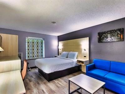 Hotel Days By Wyndham Savannah Gateway I-95