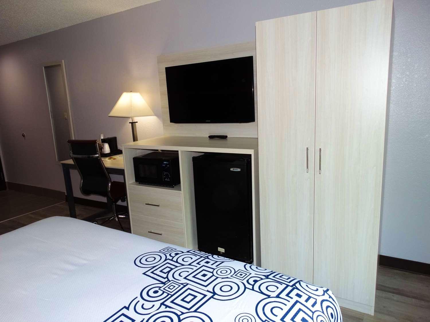 Hotel Days By Wyndham Savannah Gateway I-95 Georgetown